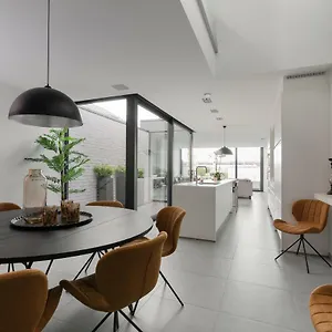 Vakantiehuis Sky & 2 - Free Parking - Free Bikes - Evcharging, Brugge