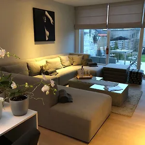 Appartement Cosy Comfort Modern Couple Privacy Walking Distance Center Kitchen Terrace Garden, Brugge